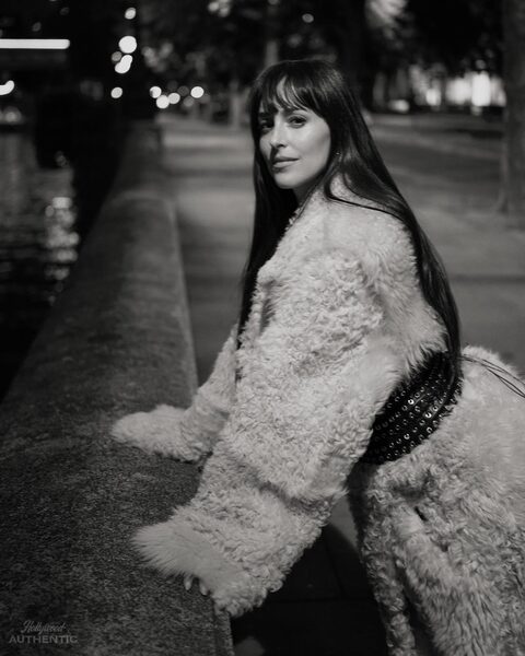 dakota-johnson-23.jpg