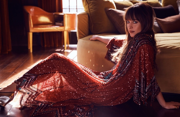 Dakota_Johnson_-_Vanity_Fair_Italy2C_December_2018-07.jpg